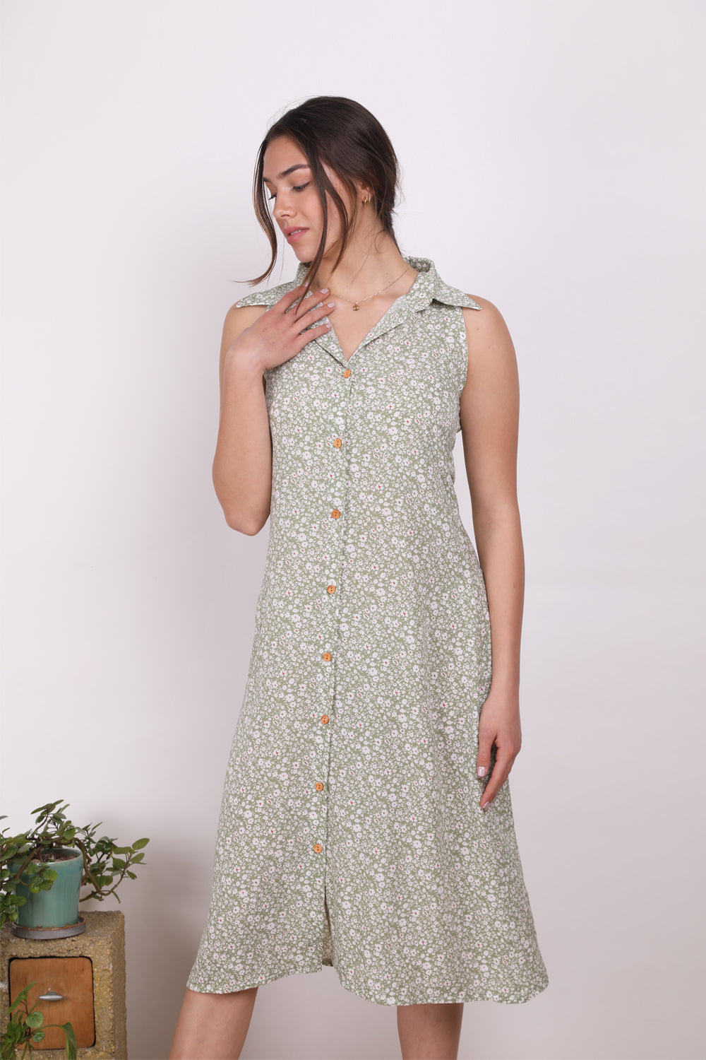שמלת  קיץ פרחונית בצבע ירוק  - שמלת איילה